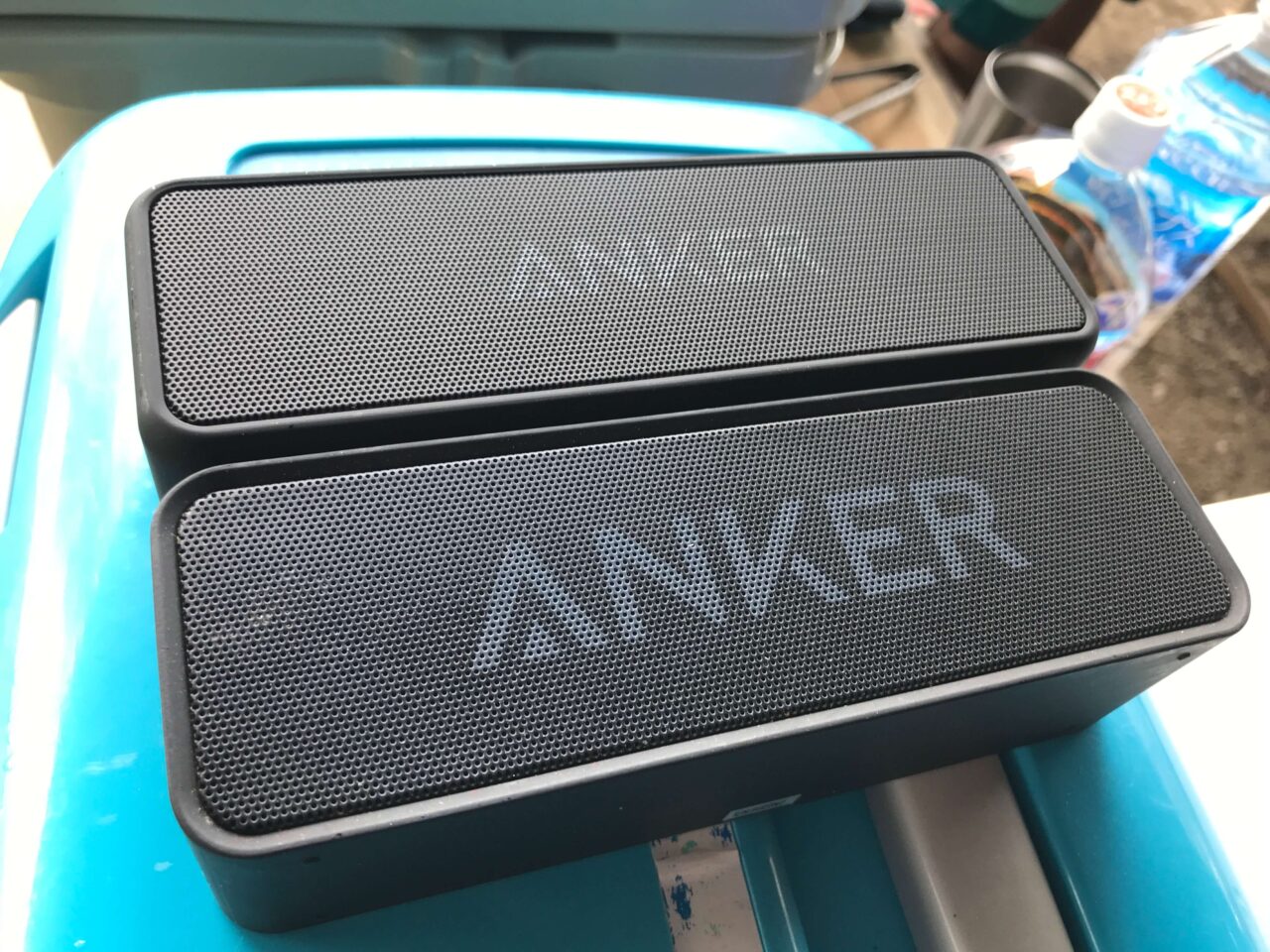 手前:Anker SoundCore・奥:Anker SoundCore 2