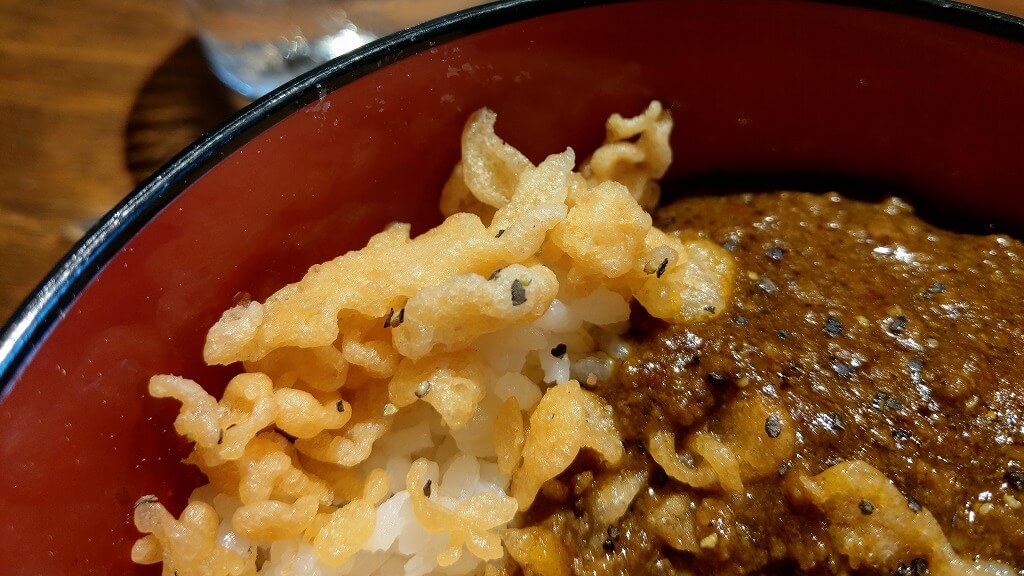 博多 あかちょこべ キーマカレー丼 揚げ玉